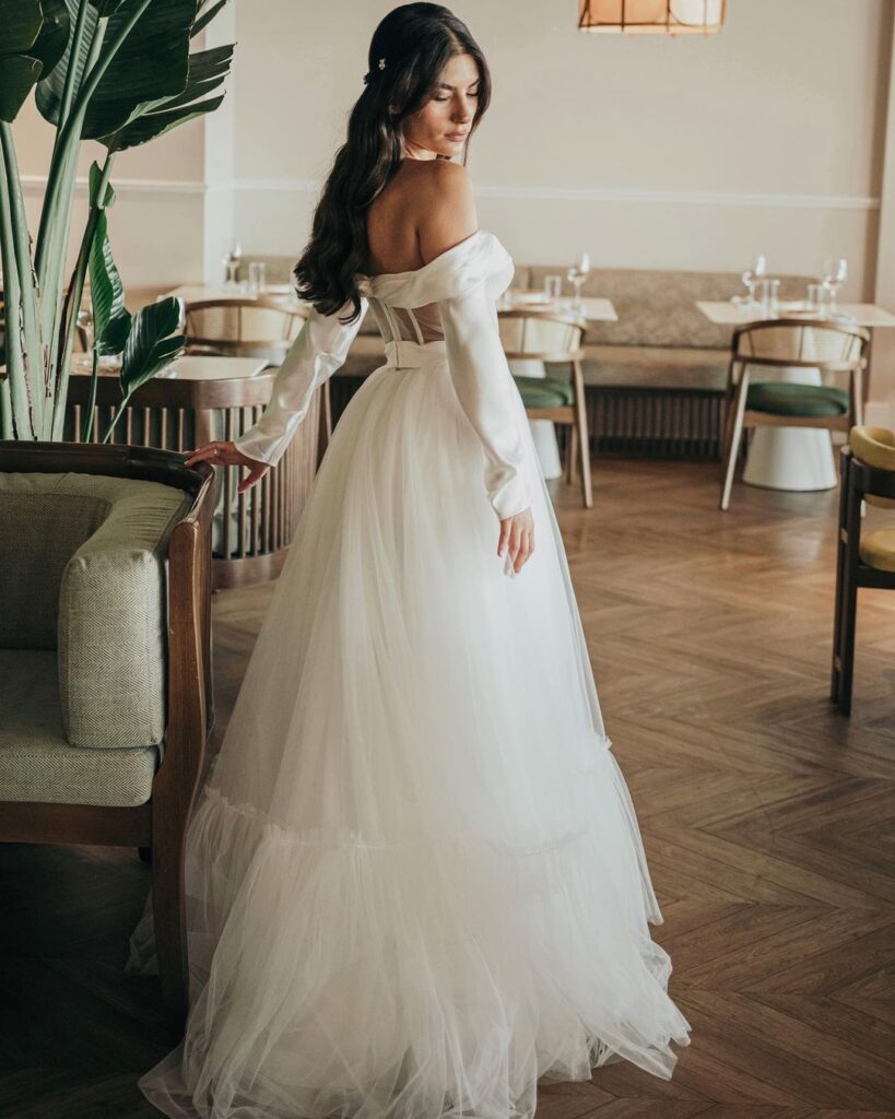 Gorgeous Inbal Dror Dresses For Any Event - KAYNULI